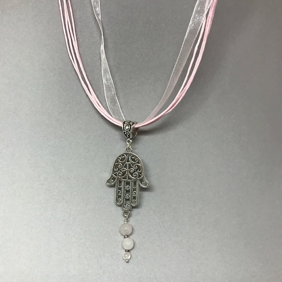 Fatima hand / Hamsa filigree necklace. Ribbon choker with pink gem beads - Picture 5 of 5